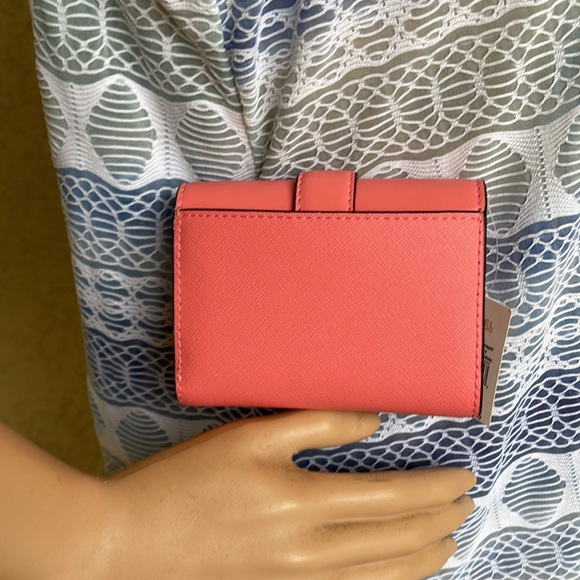 MICHAEL KORS CARMEN MEDIUM LOGO AND FAUX LEATHER WALLET GRAPEFRUIT - Picture 11 of 16